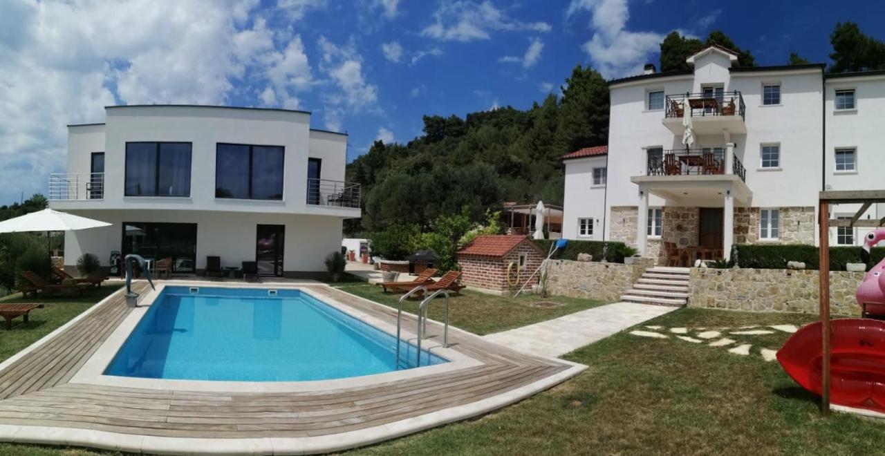Villa Joy 4Ever Banjol Buitenkant foto