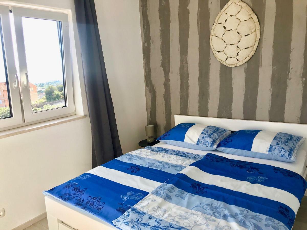 Villa Joy 4Ever Banjol Buitenkant foto
